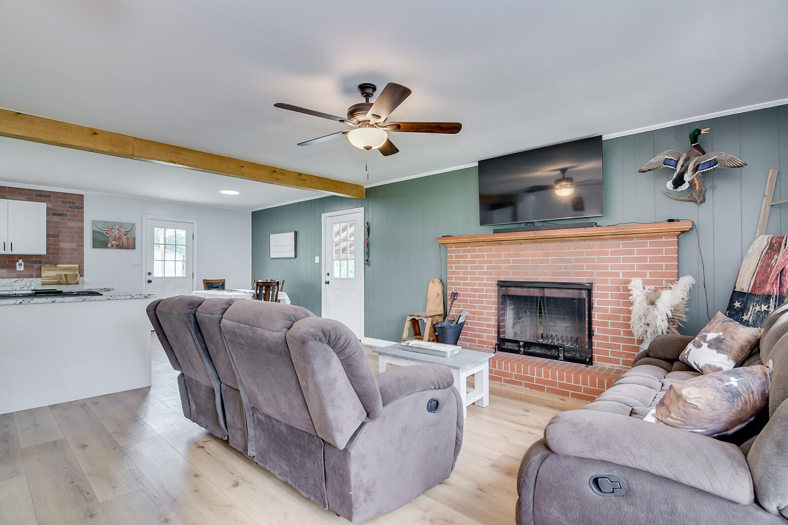 307 Terrace Hill Road Wrens, GA 30833 - Photo 3 of 27 Living Room