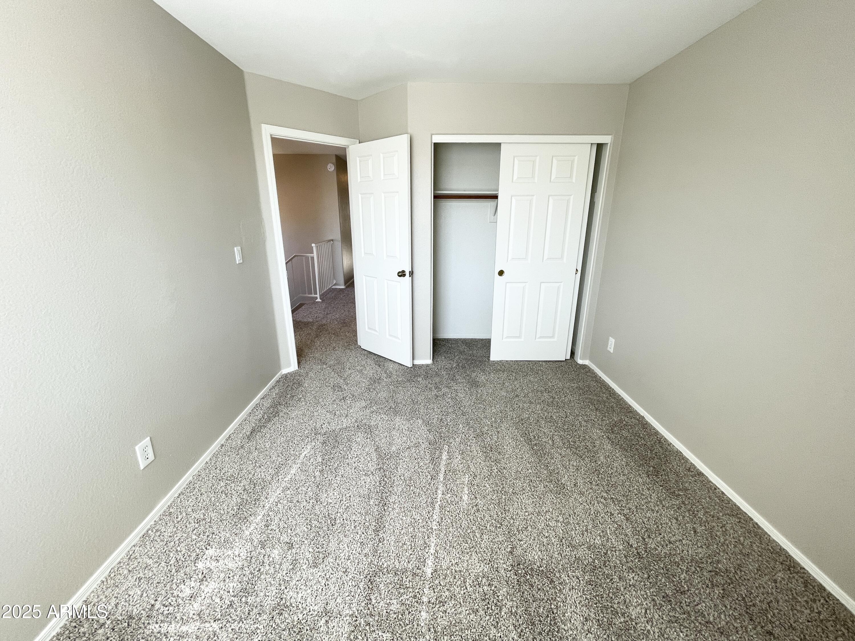 14452 South 43rd Street Phoenix, AZ 85044 - Photo 31 of 33 an empty room with a natural light