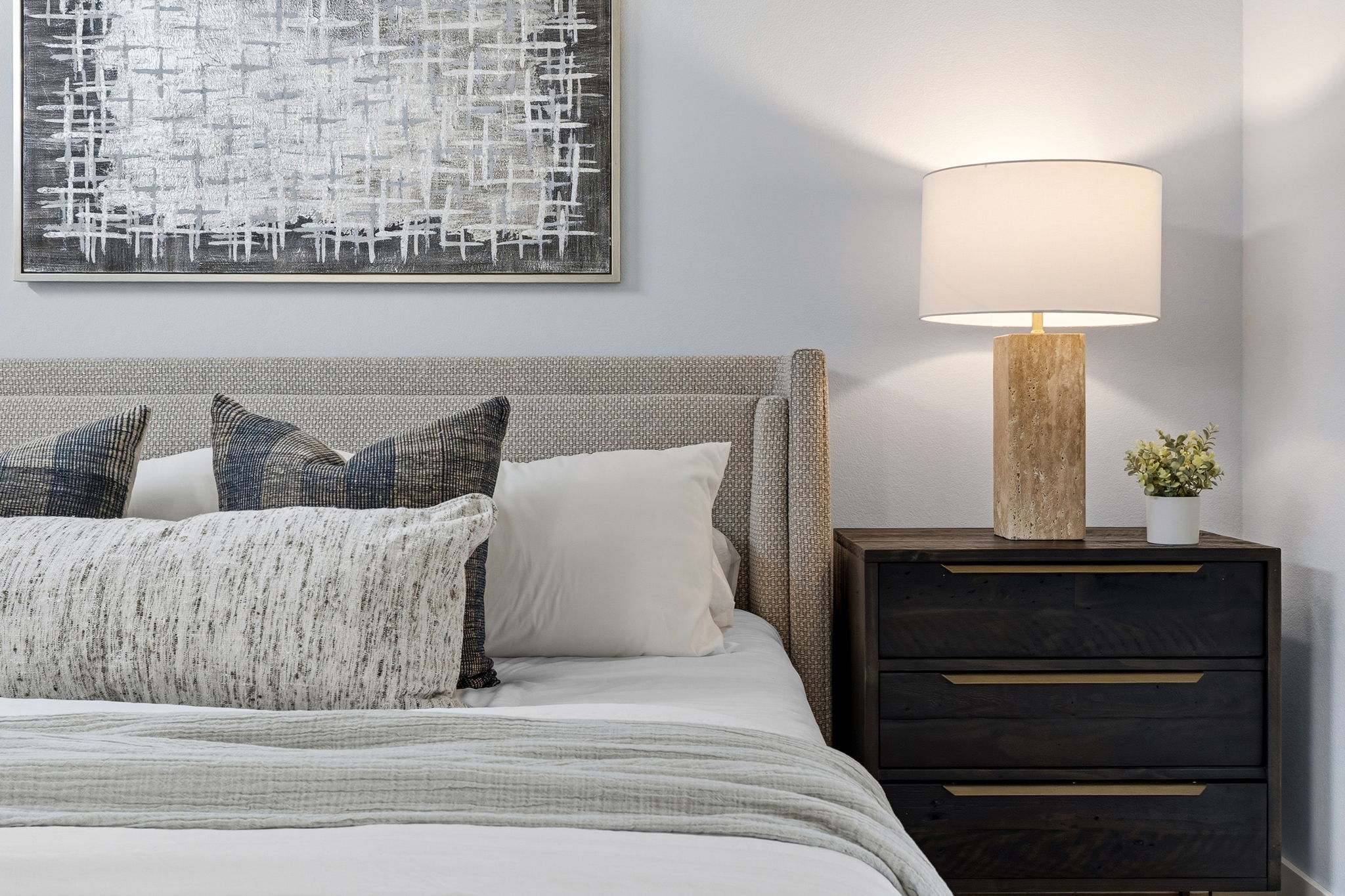 1409 Alegria Road, Unit B Austin, TX 78757 - Photo 18 of 39 a bedroom with a bed and a lamp