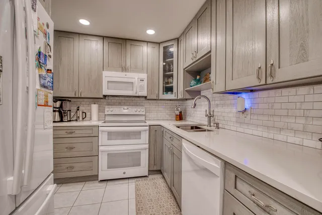 $494,980 | 3475 South Ocean Boulevard, Unit 210, Palm Beach, FL 33480