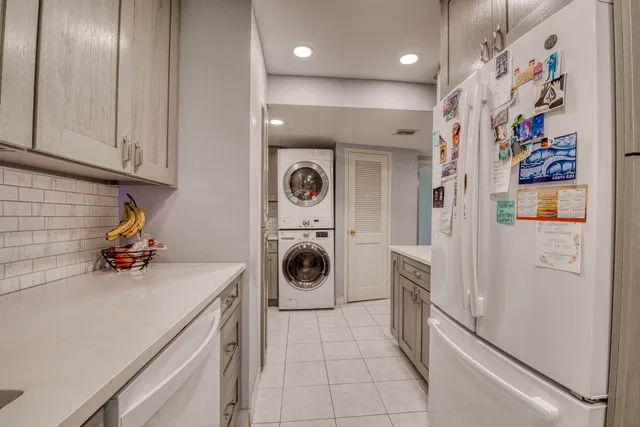 $494,980 | 3475 South Ocean Boulevard, Unit 210, Palm Beach, FL 33480