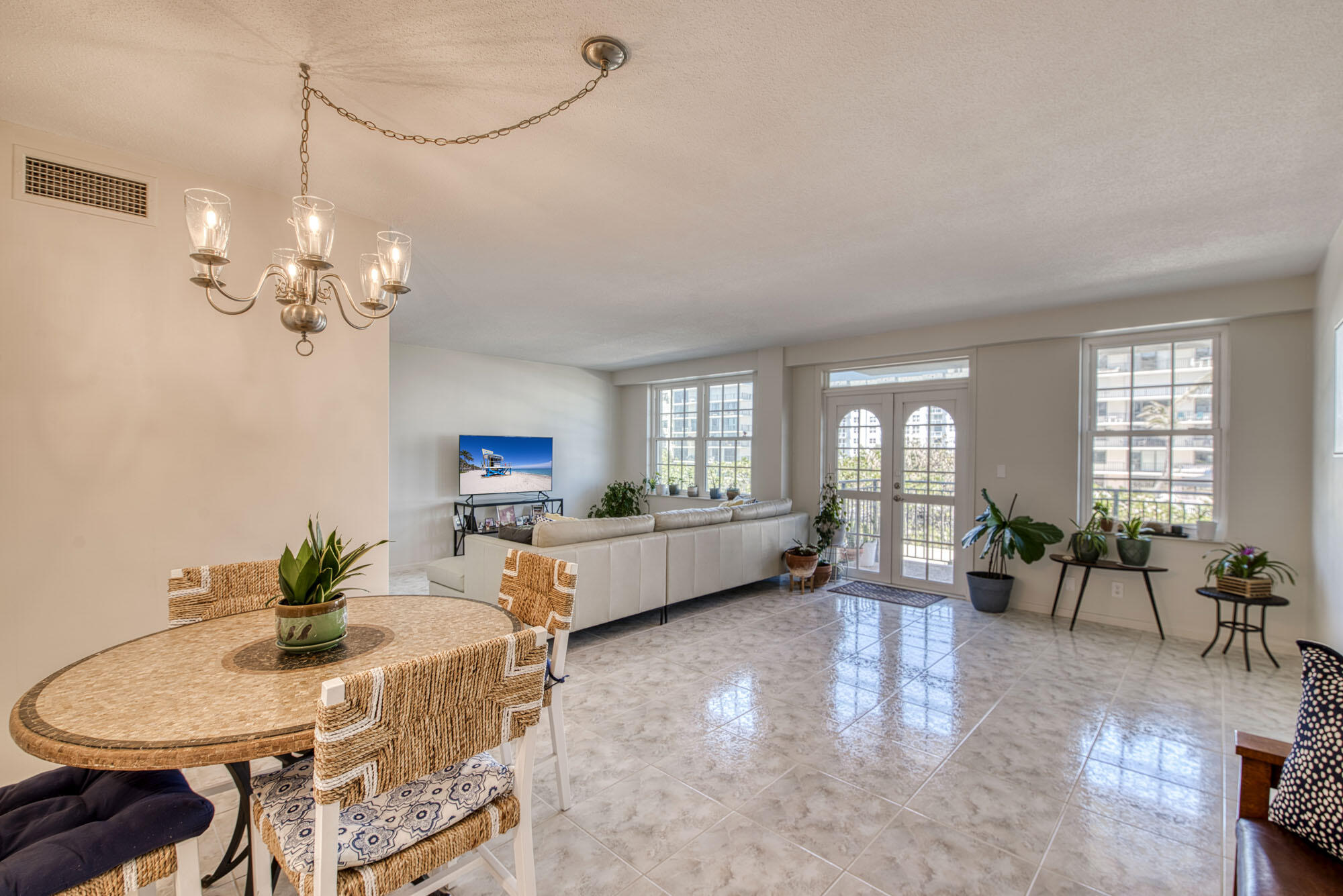 3475 South Ocean Boulevard, Unit 210 Palm Beach, FL 33480 - Photo 5 of 21 _IMG7050_HDR