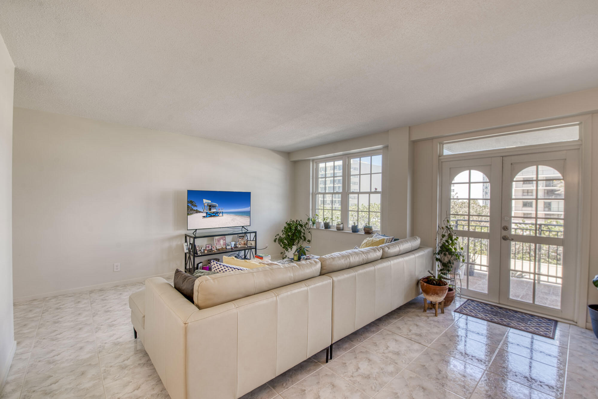 3475 South Ocean Boulevard, Unit 210 Palm Beach, FL 33480 - Photo 6 of 21 _IMG7030_HDR