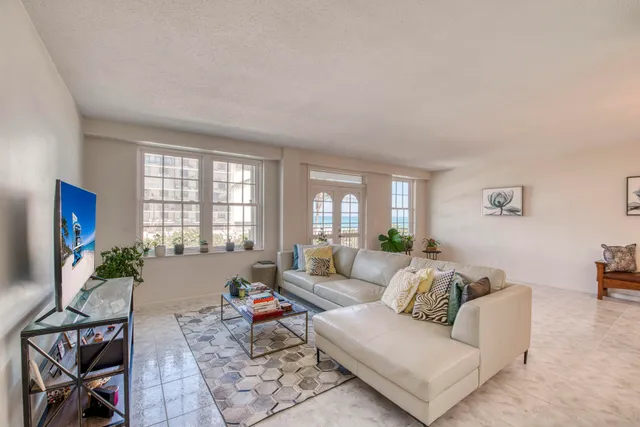 $494,980 | 3475 South Ocean Boulevard, Unit 210, Palm Beach, FL 33480