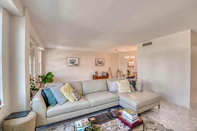 $494,980 | 3475 South Ocean Boulevard, Unit 210, Palm Beach, FL 33480