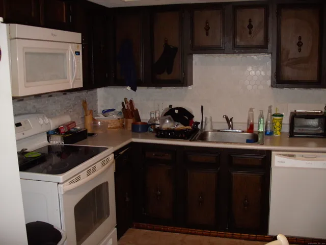 a view of walk in closet