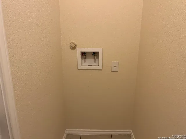 $1,425 | 8711 Azul Sky Court, Converse, TX 78109