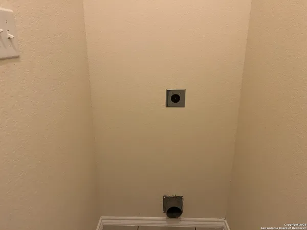 $1,395 | 8711 Azul Sky Court, Converse, TX 78109