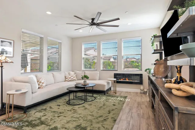 $1,199,900 | 2400 Conroy Avenue, Camarillo, CA 93012