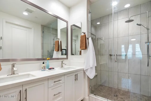 $1,199,900 | 2400 Conroy Avenue, Camarillo, CA 93012