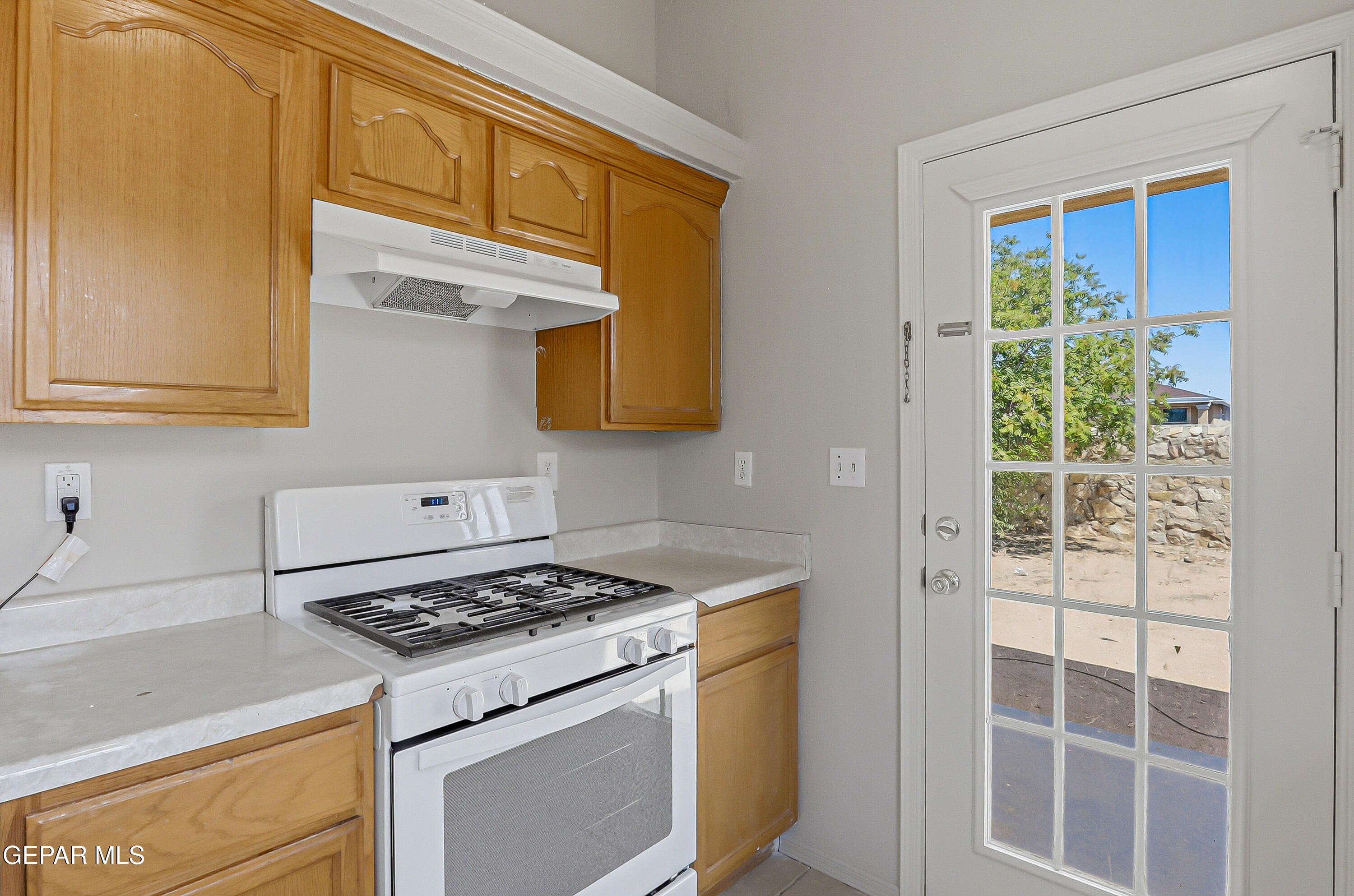 12353 Tierra Apache Road El Paso, TX 79938 - Photo 4 of 33 32-print-IMG_5809