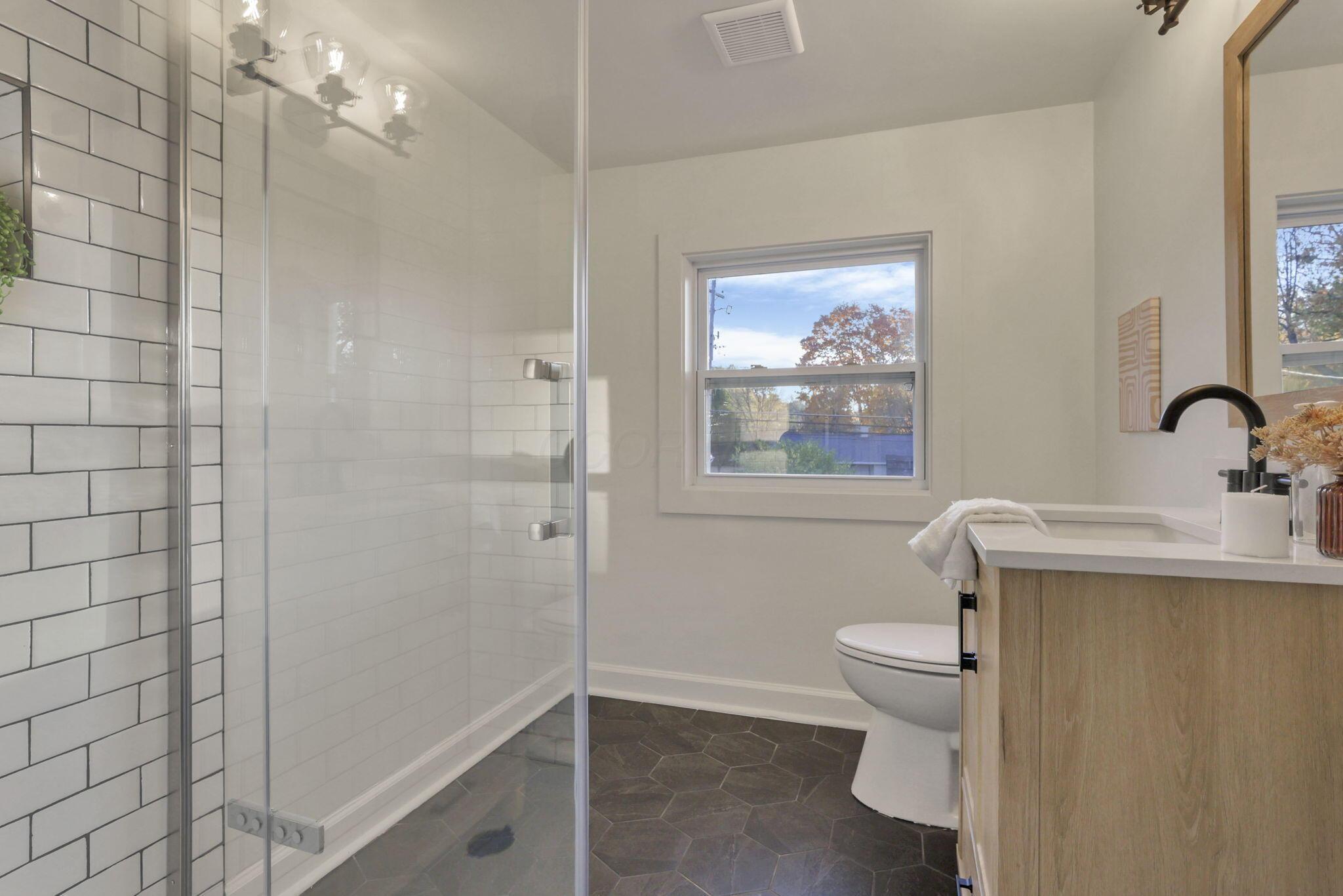 120 Edgevale Road Columbus, OH 43209 - Photo 34 of 50 46-web-or-mls-011A5470