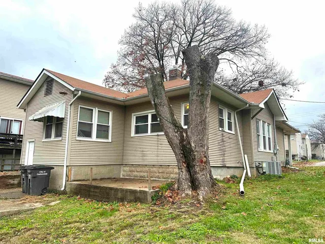 $55,000 | 405 West College Street, Carbondale, IL 62901