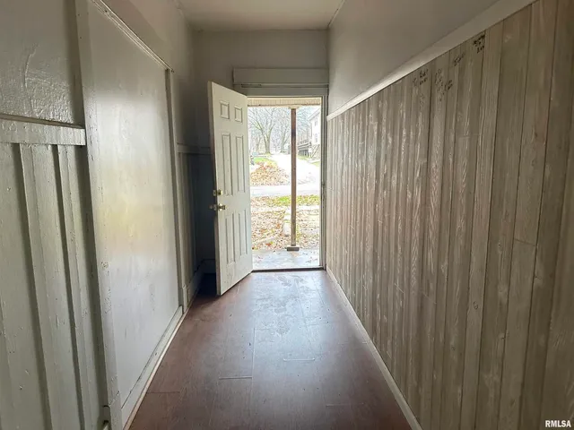 $55,000 | 405 West College Street, Carbondale, IL 62901