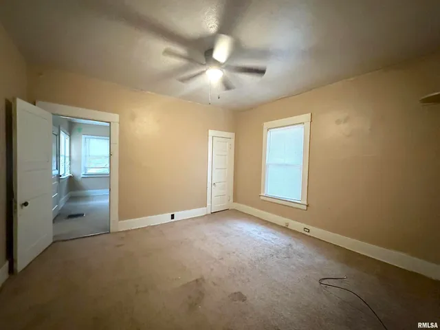 $55,000 | 405 West College Street, Carbondale, IL 62901