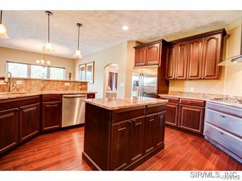 831 Ridge Road Waterloo, IL 62298 - Photo 13 of 24