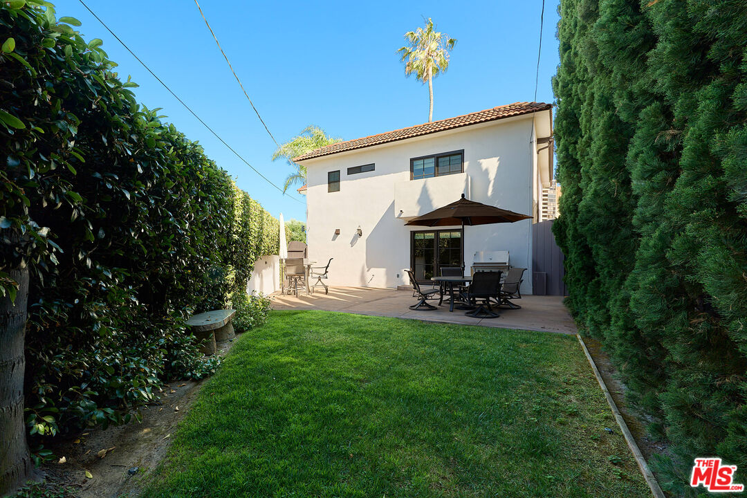 697 Washington Boulevard Marina del Rey, CA 90292 - Photo 15 of 23 a view of house with a outdoor space