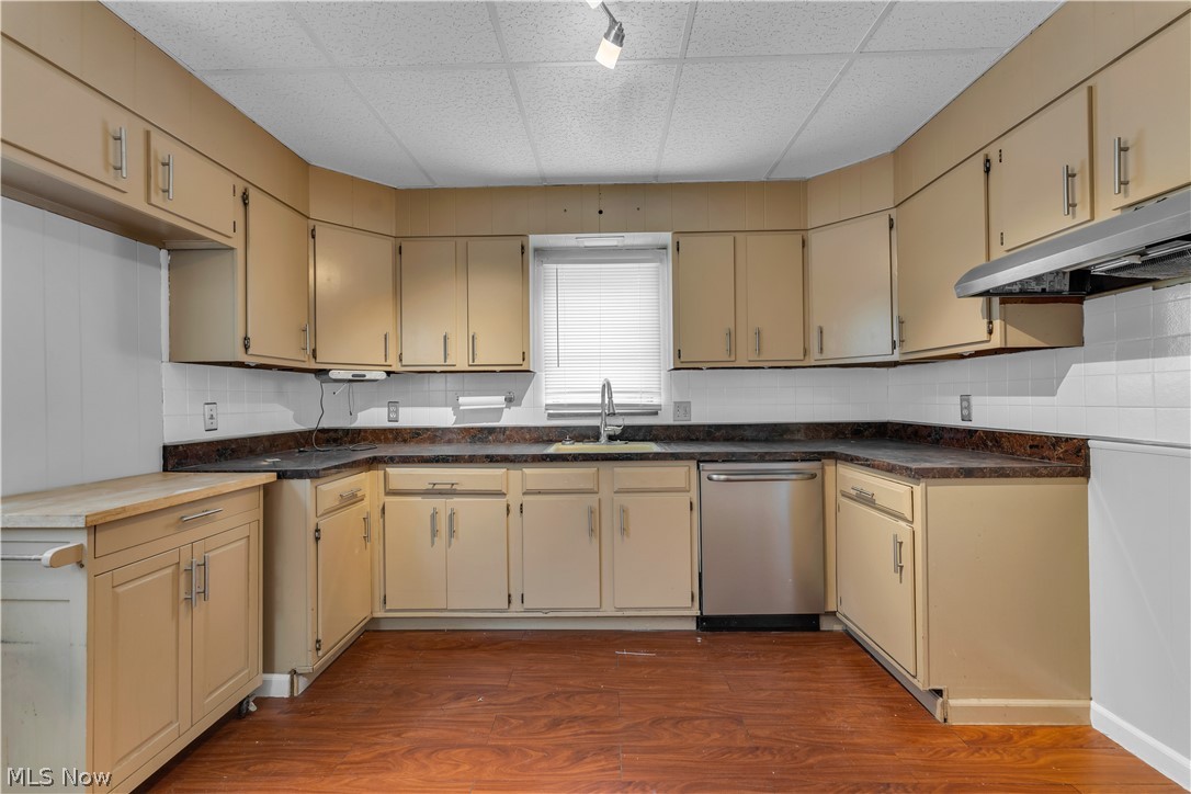 7419 Ottawa Road Cleveland, OH 44105 - Photo 12 of 31