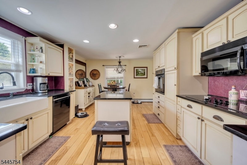 26 MacKenzie Road Hampton, NJ 08827 - Photo 9 of 38