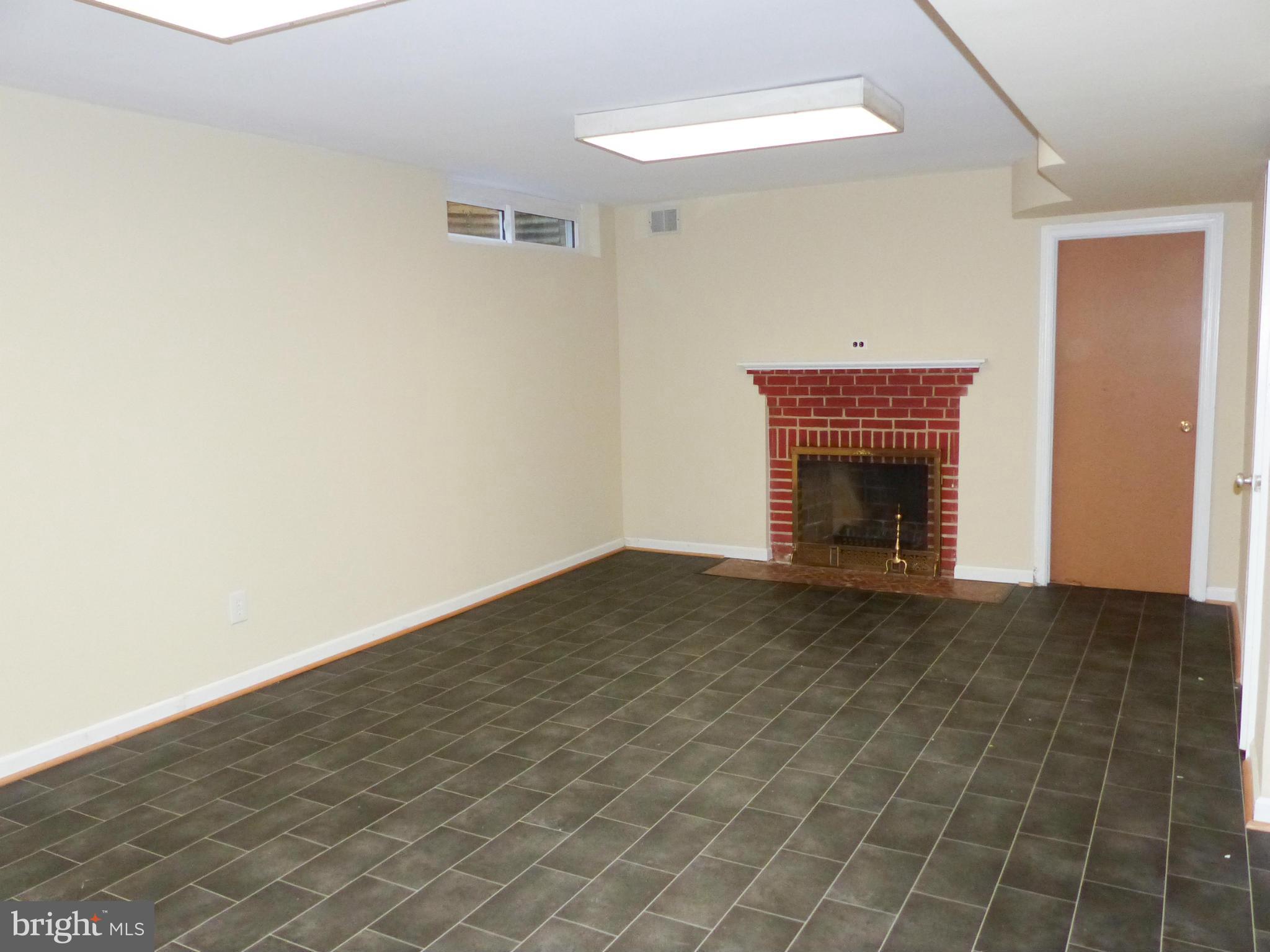 1209 Ballard Street Silver Spring, MD 20910 - Photo 18 of 29 Family Room