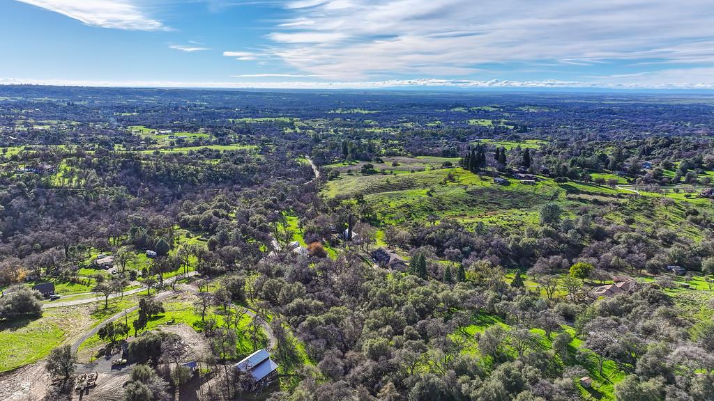 3900 Cold Stream Road Auburn, CA 95602 - Photo 3 of 58 a view of a city with a building in the background