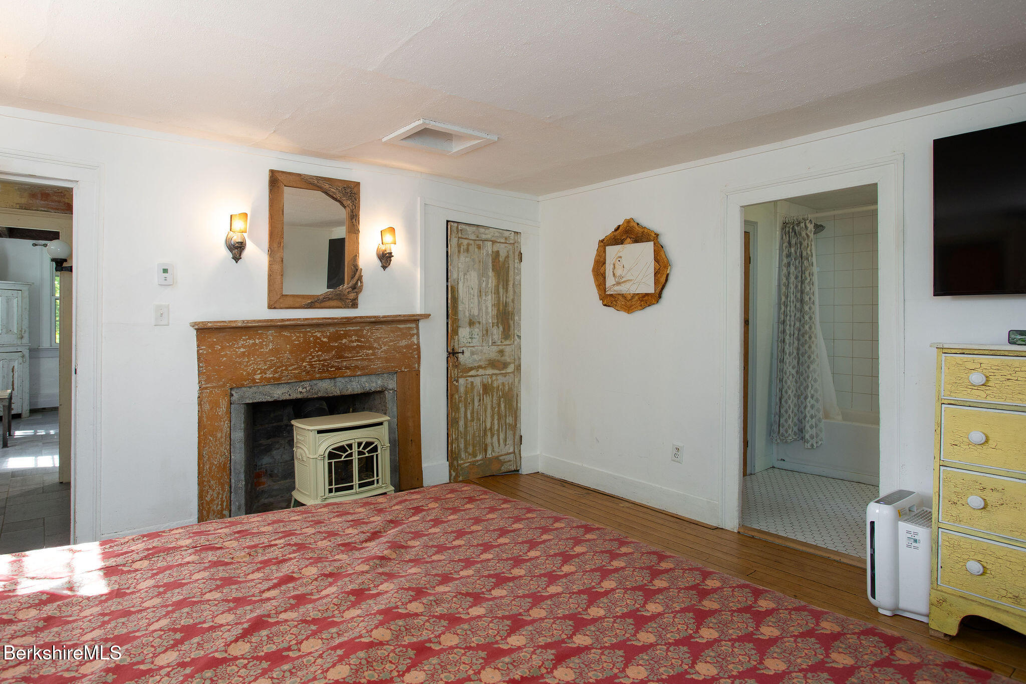 95 Town Hill Road Middlefield, MA 01235 - Photo 12 of 58 0015-first-floor-bedroom