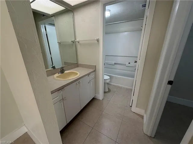 $1,800 | 4210 Looking Glass Lane, Unit 4215, Naples, FL 34112