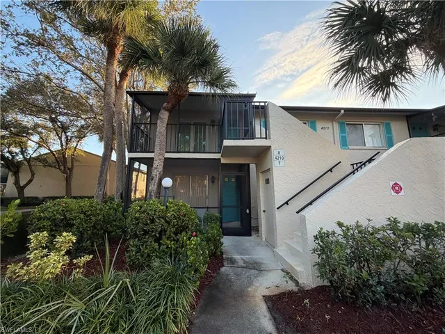$1,800 | 4210 Looking Glass Lane, Unit 4215, Naples, FL 34112