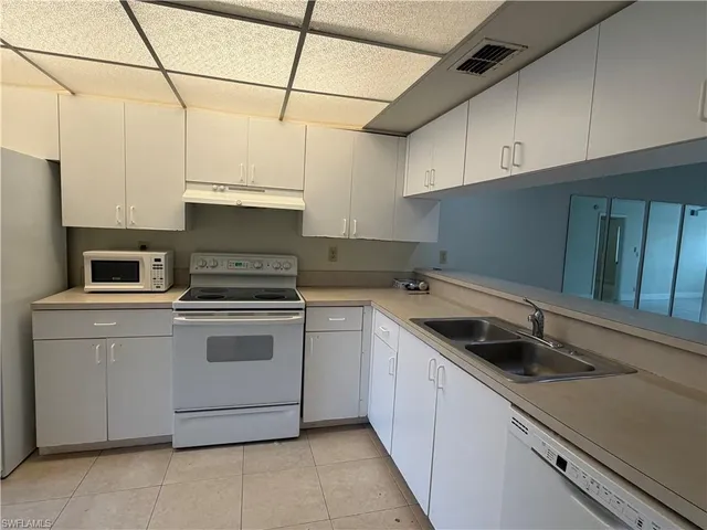 $1,850 | 4210 Looking Glass Lane, Unit 4215, Naples, FL 34112