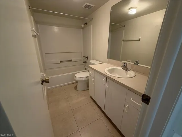 $1,800 | 4210 Looking Glass Lane, Unit 4215, Naples, FL 34112