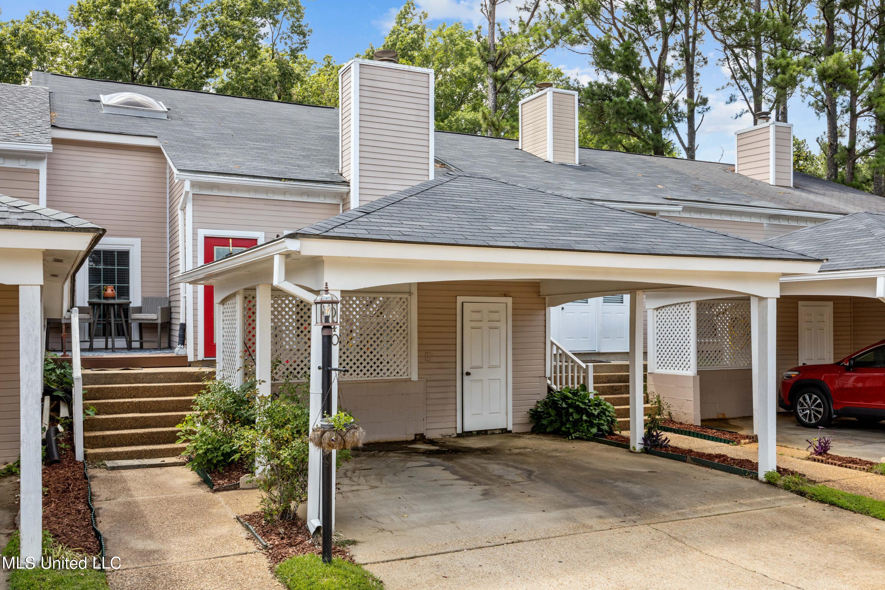 5040 Shadow Ridge Jackson, MS 39211 - Photo 1 of 20 EOSR5247