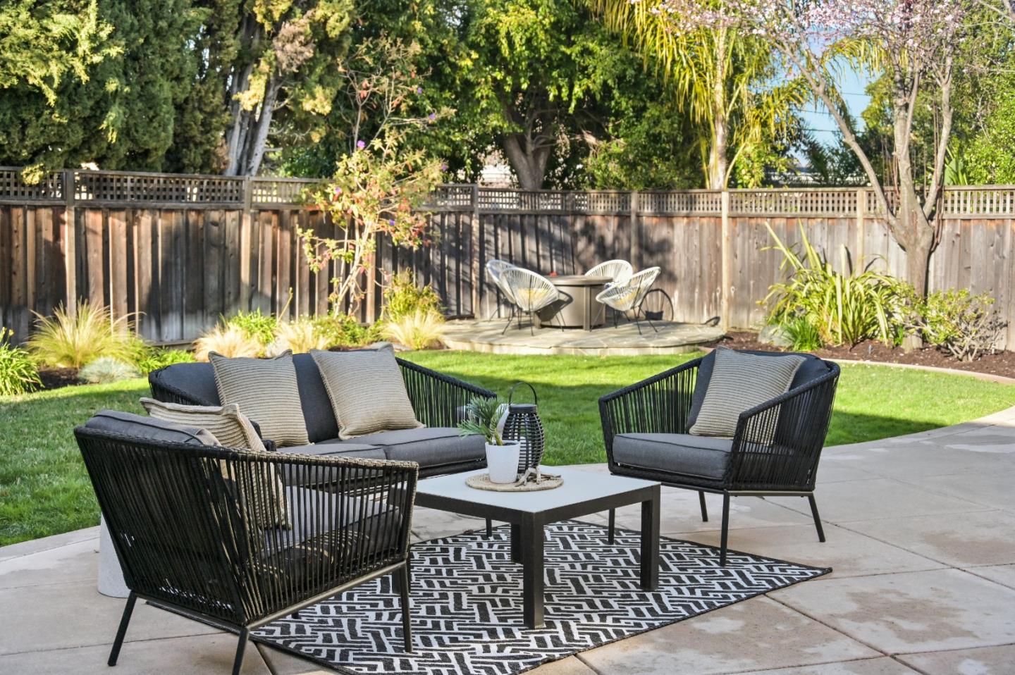 416 Stephen Road San Mateo, CA 94403 - Photo 10 of 11 a view of a chairs and table in the patio