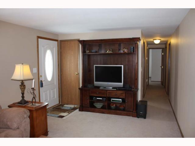 11354 Reussner Road Southwest Pataskala, OH 43062 - Photo 3 of 18 Gallery Image 3