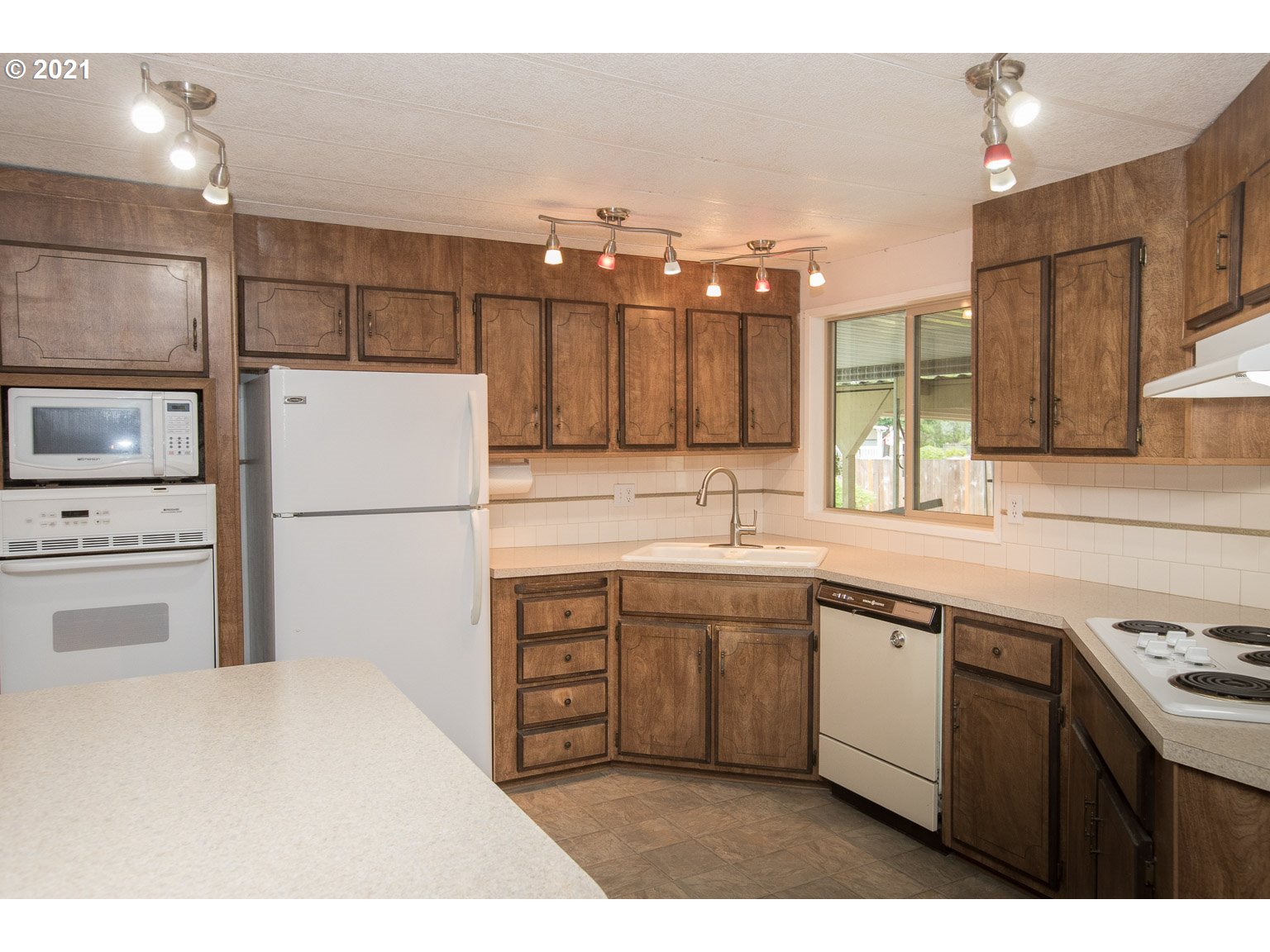 3173 U Street Springfield, OR 97477 - Photo 7 of 30