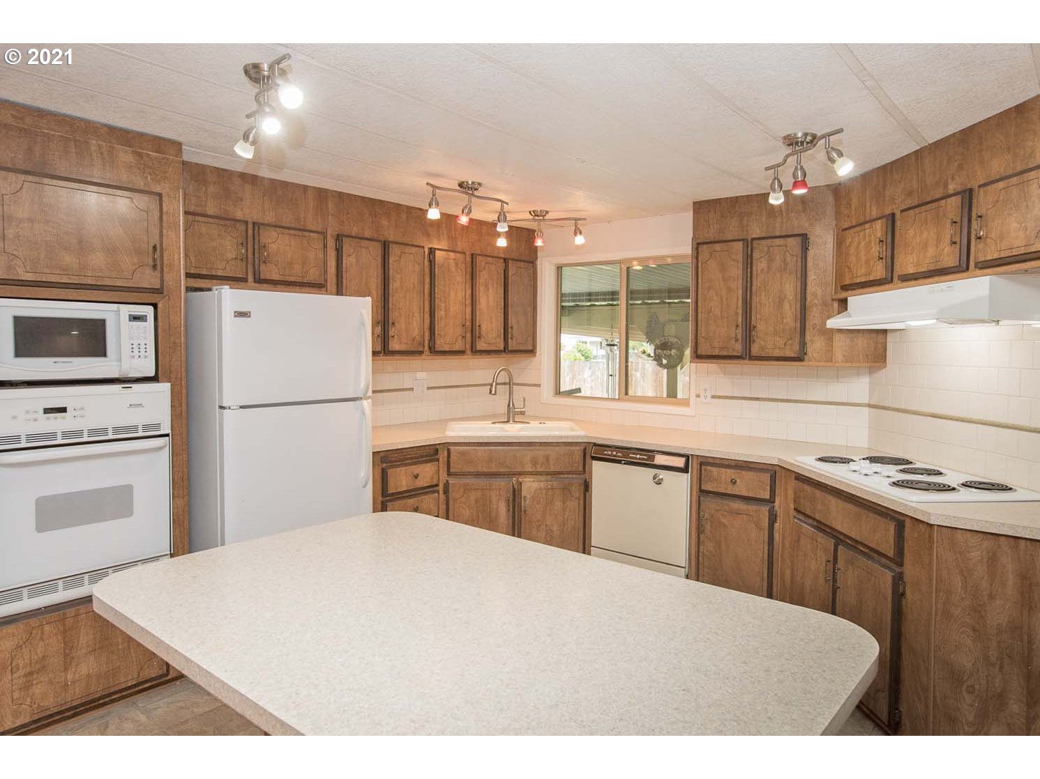 3173 U Street Springfield, OR 97477 - Photo 8 of 30