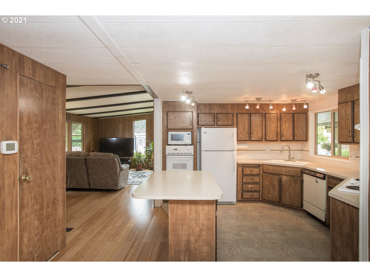 3173 U Street Springfield, OR 97477 - Photo 9 of 30