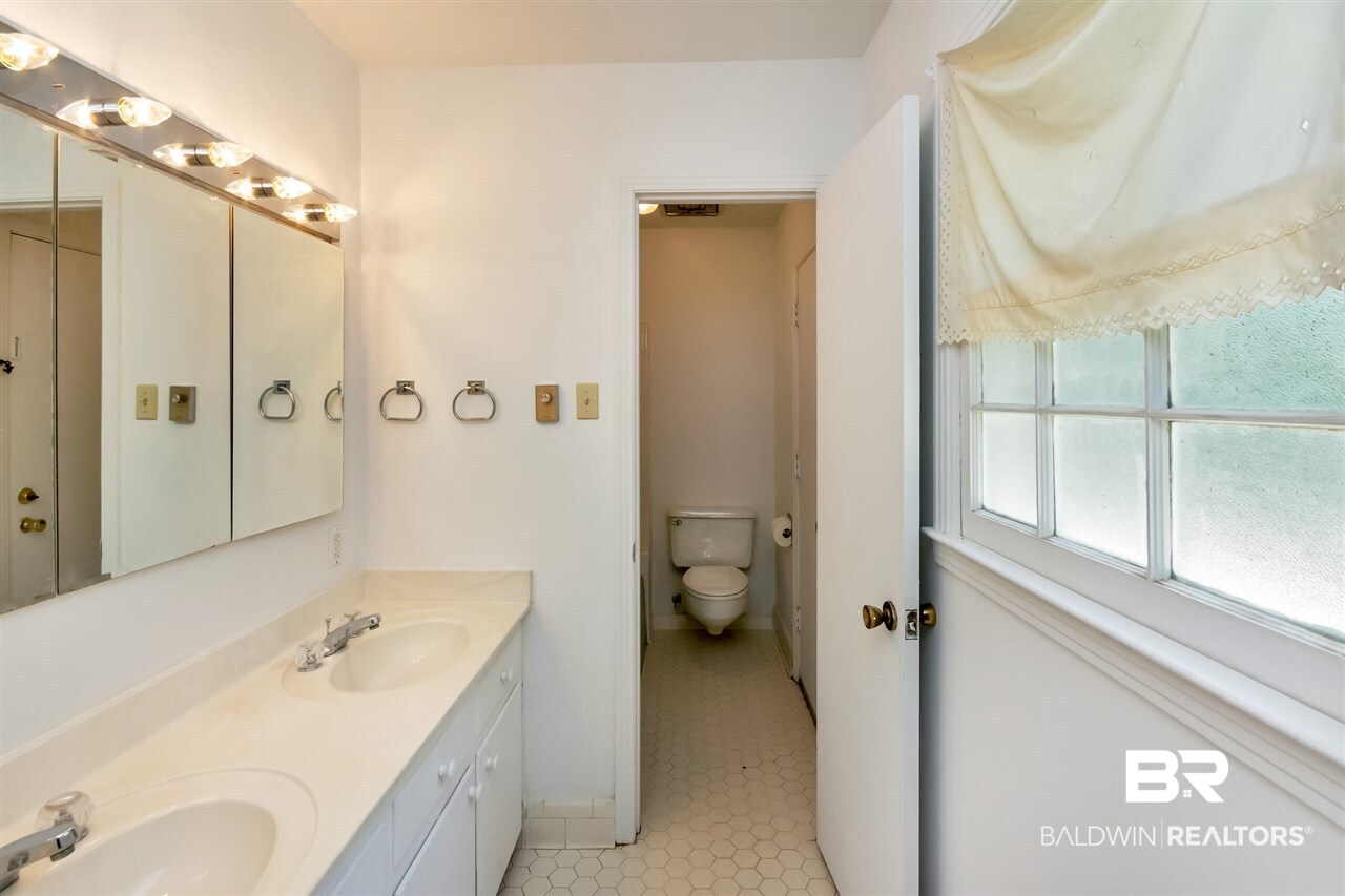 421 Gordonwood Court Mobile, AL 36606 - Photo 25 of 41