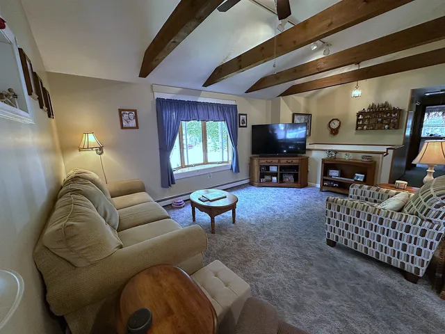 $525,000 | 17 Maplewood Avenue, Rochester, NH 03867