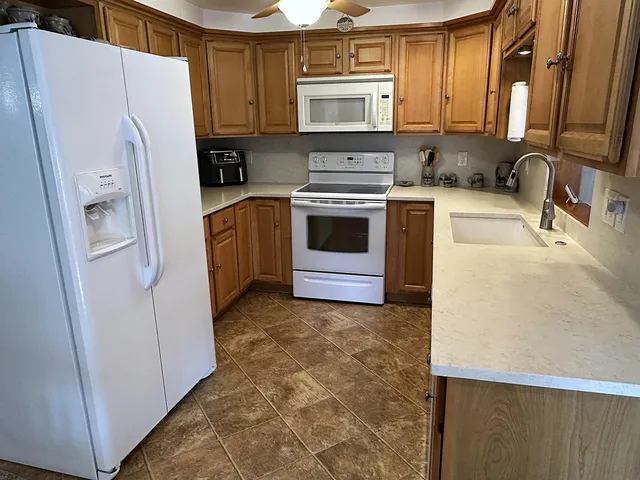 $525,000 | 17 Maplewood Avenue, Rochester, NH 03867