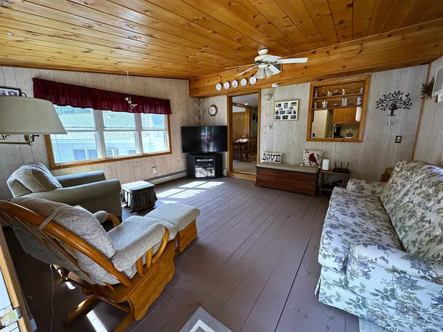 $525,000 | 17 Maplewood Avenue, Rochester, NH 03867