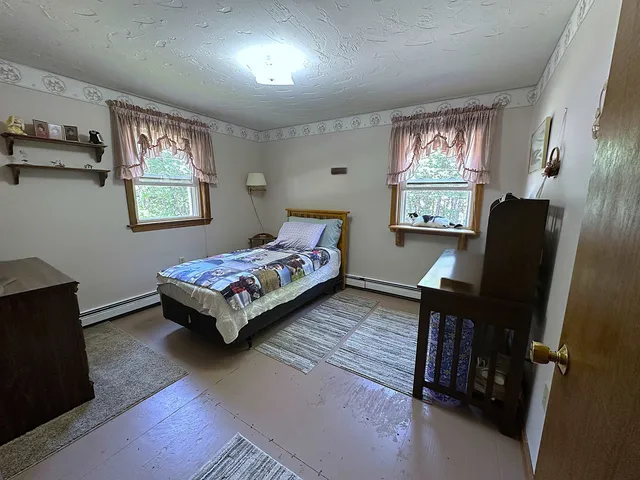 $525,000 | 17 Maplewood Avenue, Rochester, NH 03867