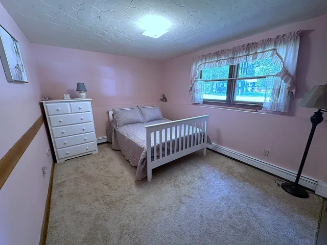 $525,000 | 17 Maplewood Avenue, Rochester, NH 03867