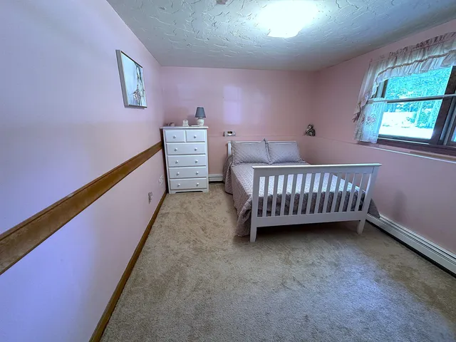 $525,000 | 17 Maplewood Avenue, Rochester, NH 03867