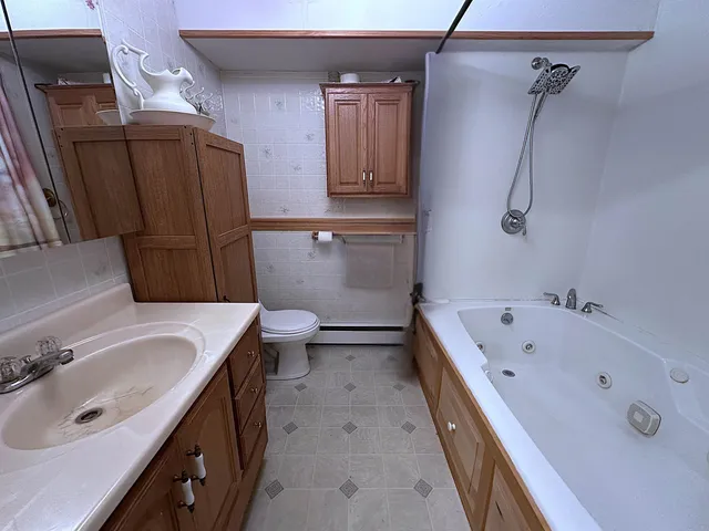 $525,000 | 17 Maplewood Avenue, Rochester, NH 03867