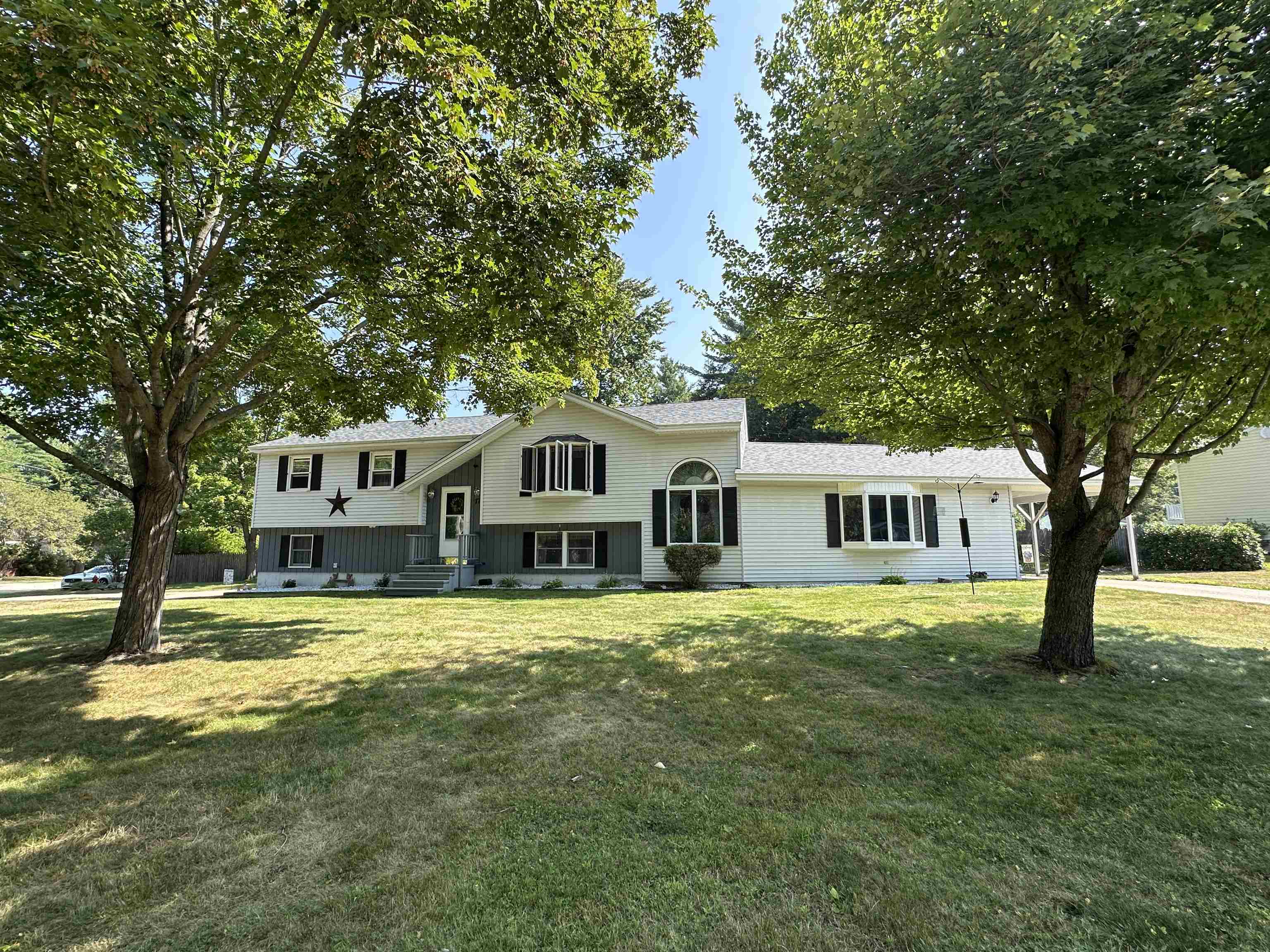 17 Maplewood Avenue Rochester, NH 03867 - Photo 5 of 60