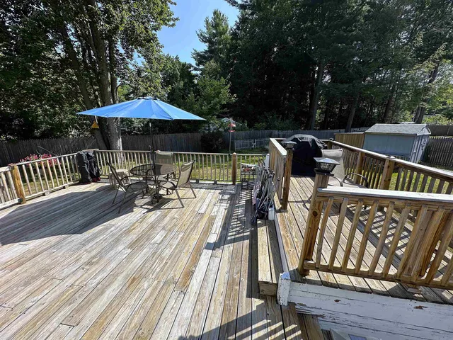 $525,000 | 17 Maplewood Avenue, Rochester, NH 03867