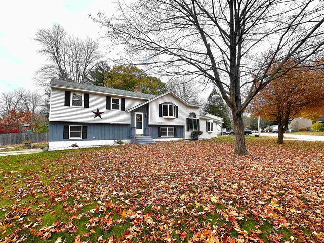 $525,000 | 17 Maplewood Avenue, Rochester, NH 03867