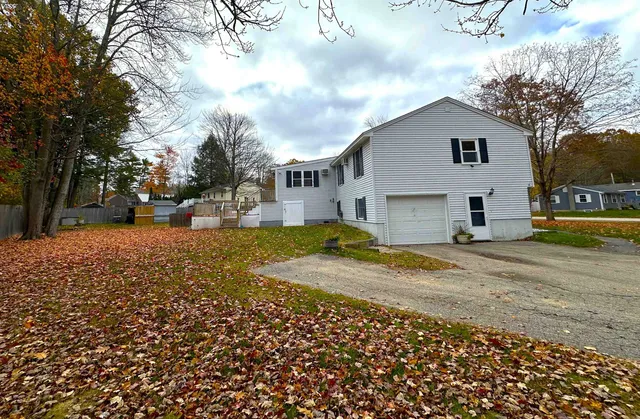 $525,000 | 17 Maplewood Avenue, Rochester, NH 03867