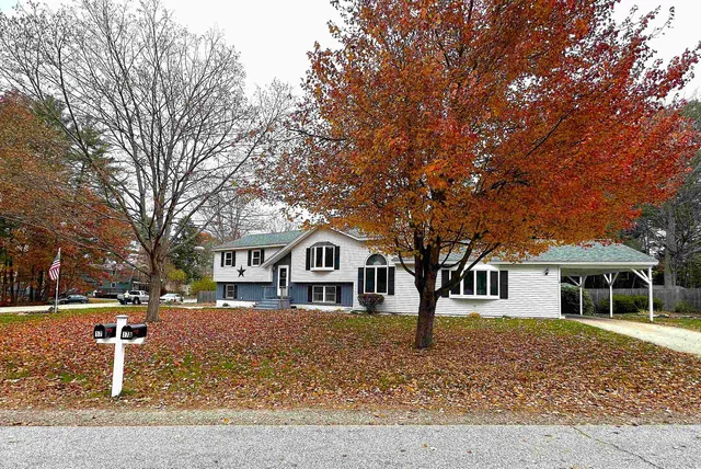 $525,000 | 17 Maplewood Avenue, Rochester, NH 03867