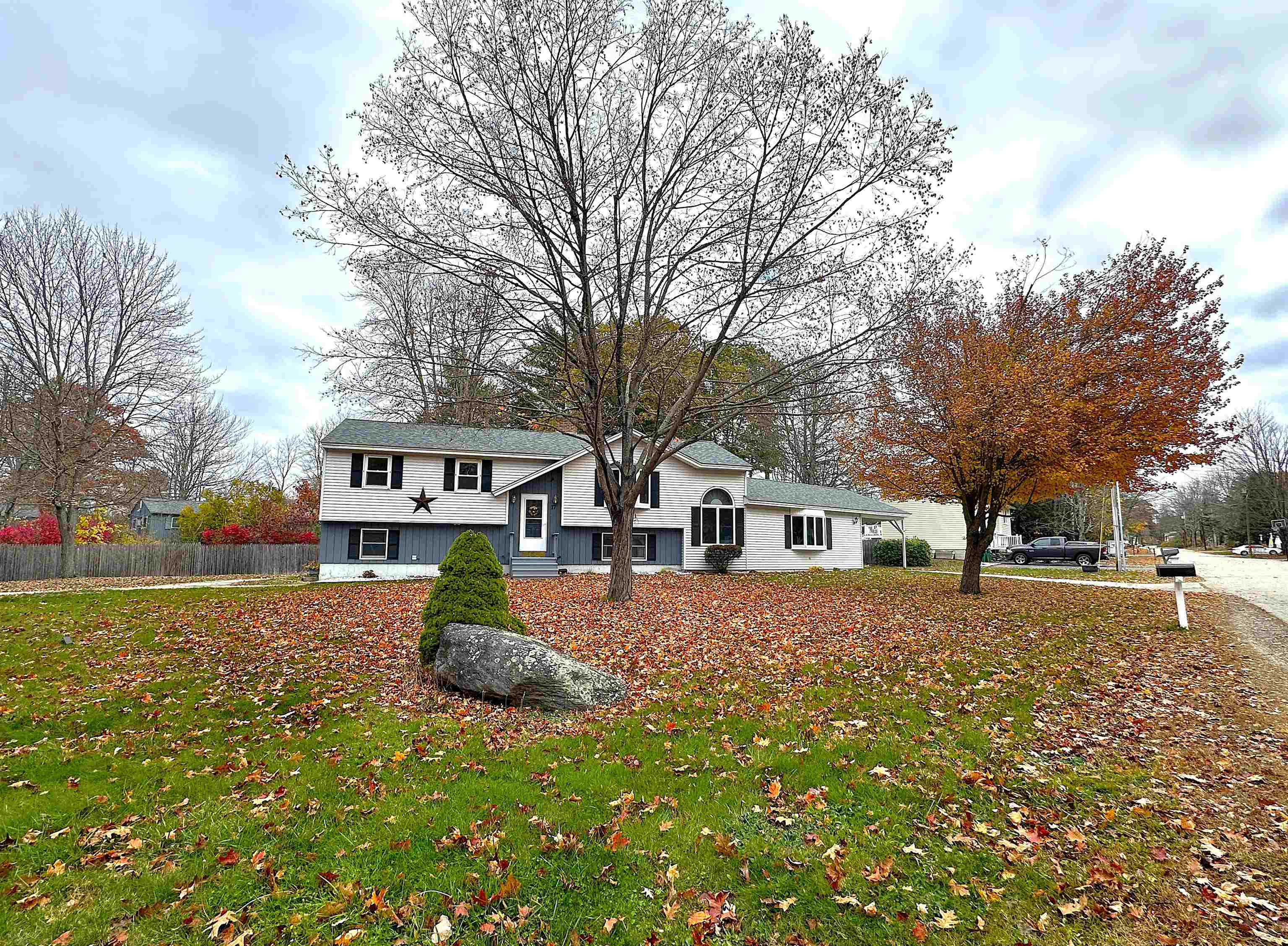 17 Maplewood Avenue Rochester, NH 03867 - Photo 7 of 60